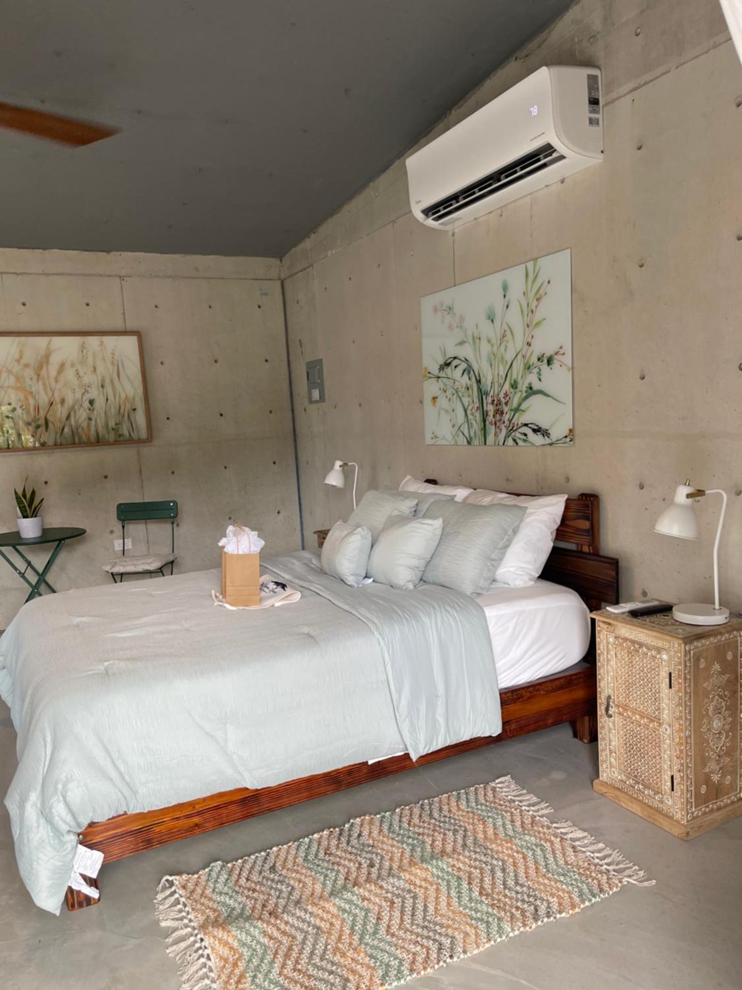 The Serene House Bed & Breakfast Лукильо Экстерьер фото